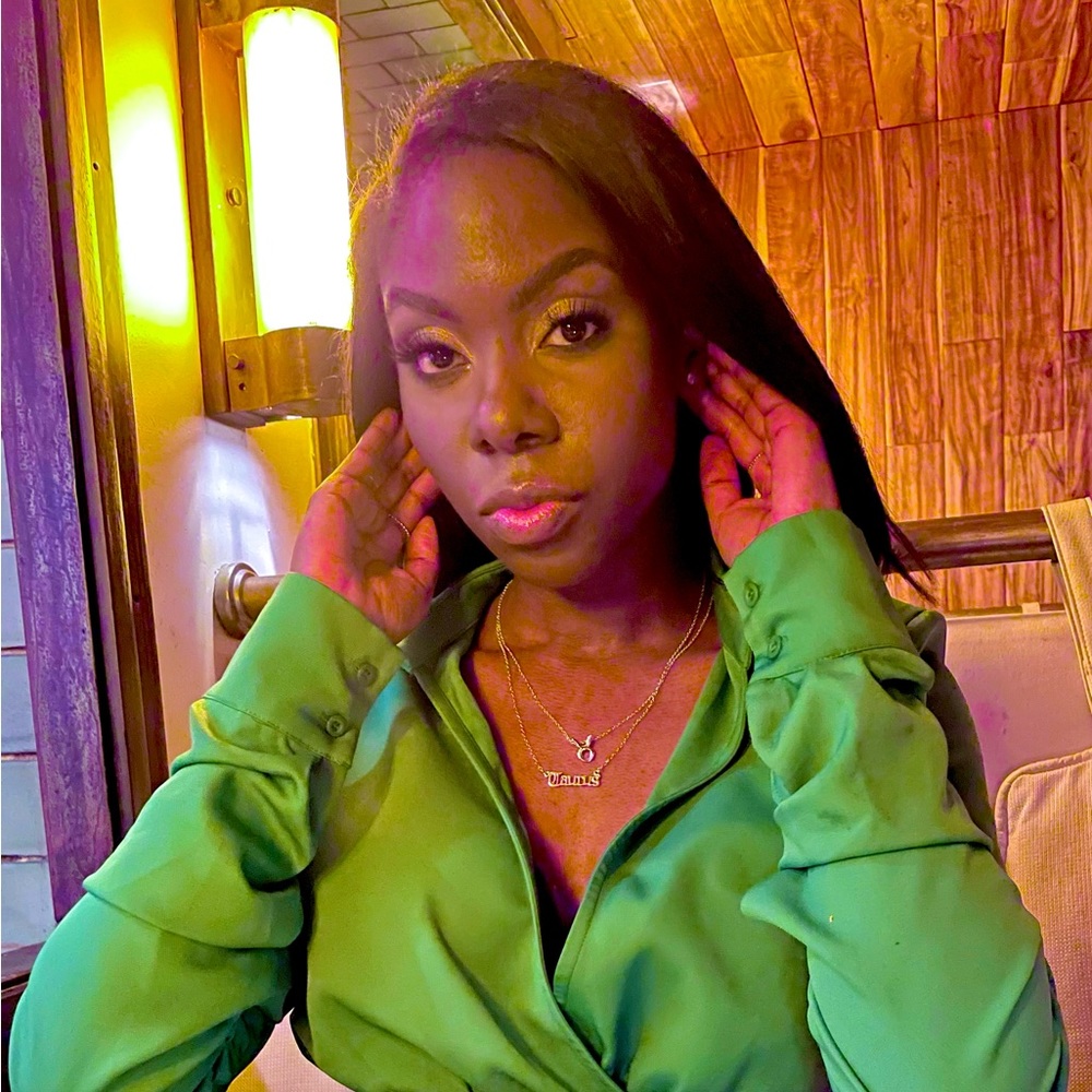 Meet your Posher, Angela